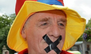eamon dunphy gagged